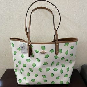 NWT Coach Lime Print Tote 💚